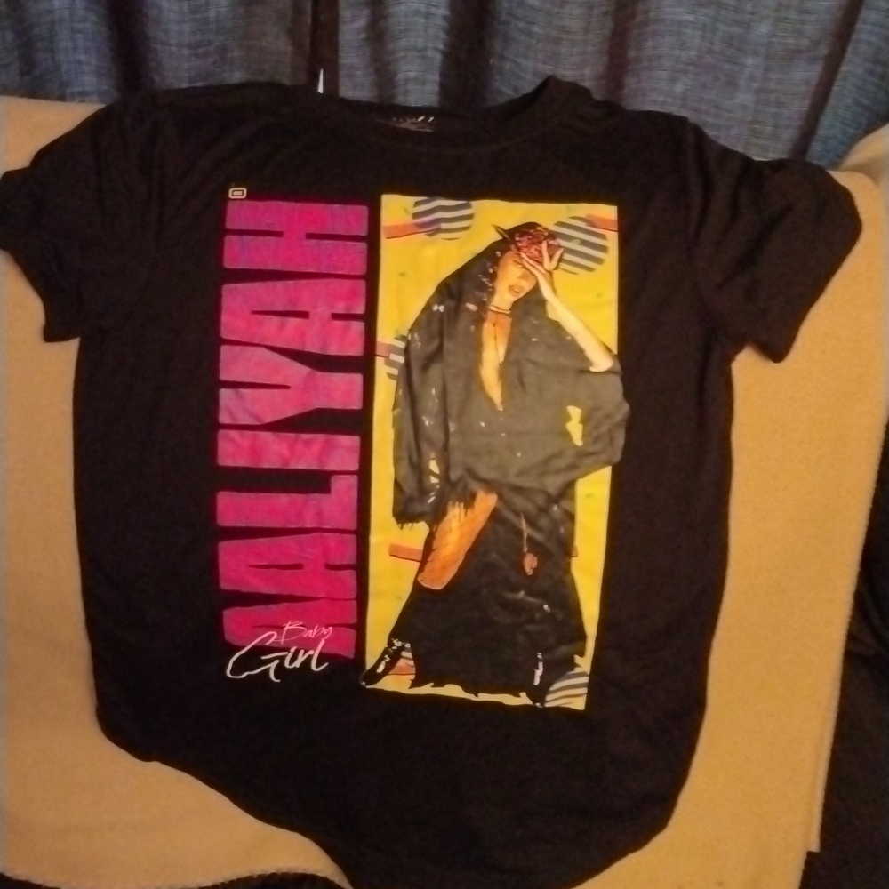 🖤AALIYAH BLACK SHORT SLEEVE SHIRT🖤